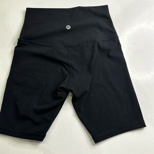 Lululemon athletic shorts black size 4